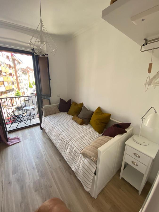 "El Paraguas Del Antiguo" Parking Privado Gratuito-Tres Dormitorios Independientes Oviedo Luaran gambar
